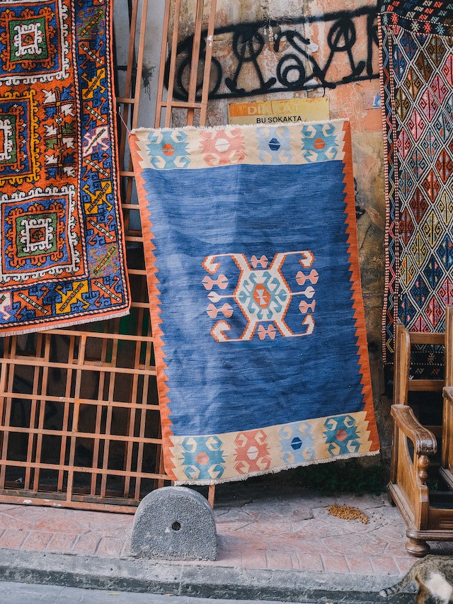 Choosing the Right Size Rug for Your Space